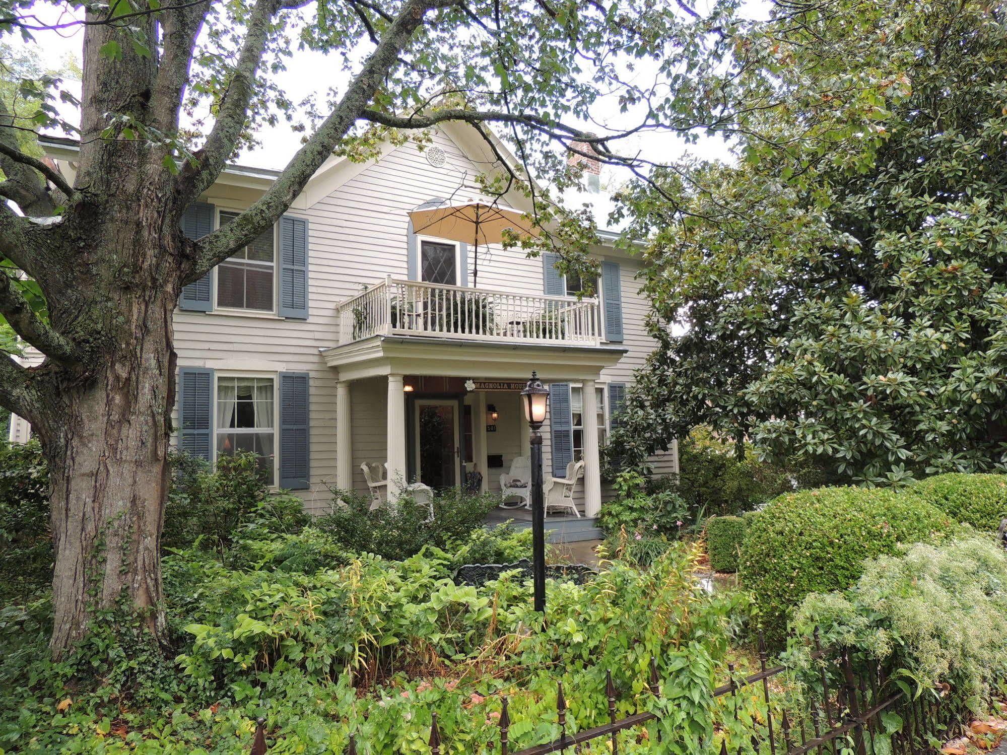 1868 Magnolia House Inn Lexington Exterior photo